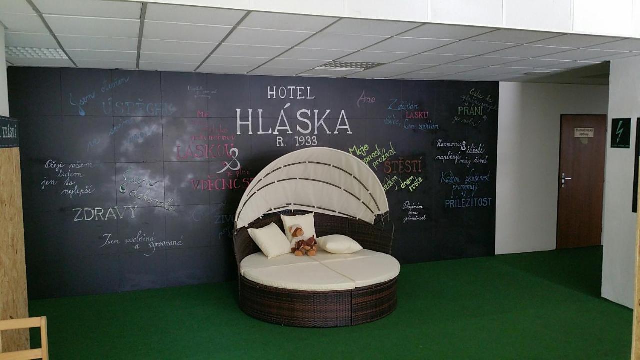 Hotel Hlaska Zlenice Luaran gambar