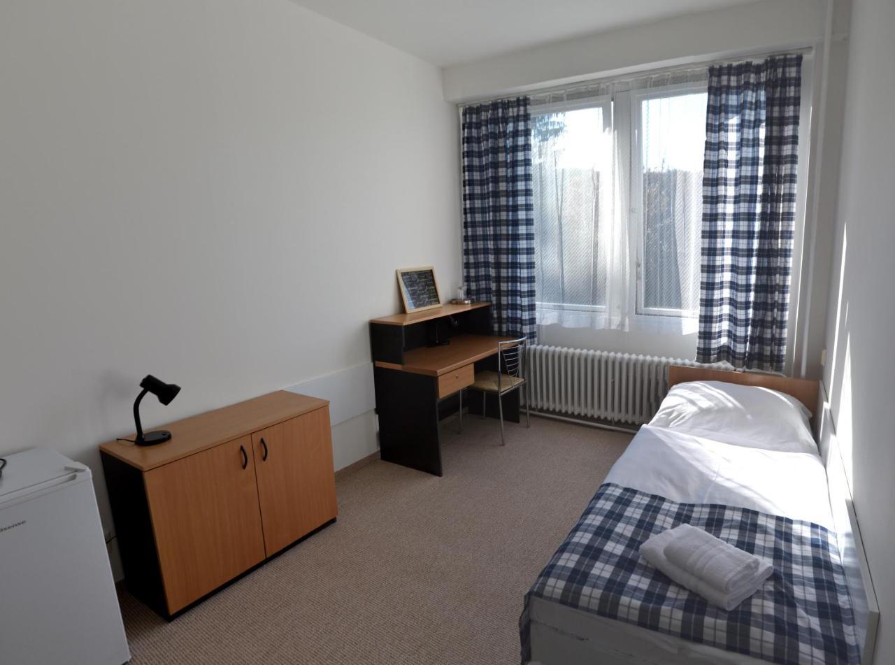 Hotel Hlaska Zlenice Bilik gambar