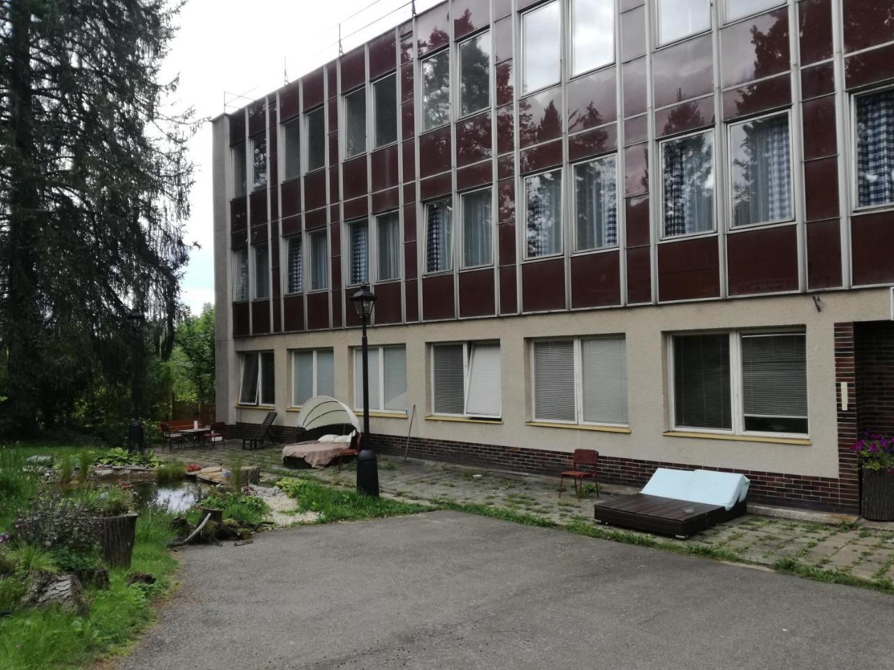Hotel Hlaska Zlenice Luaran gambar