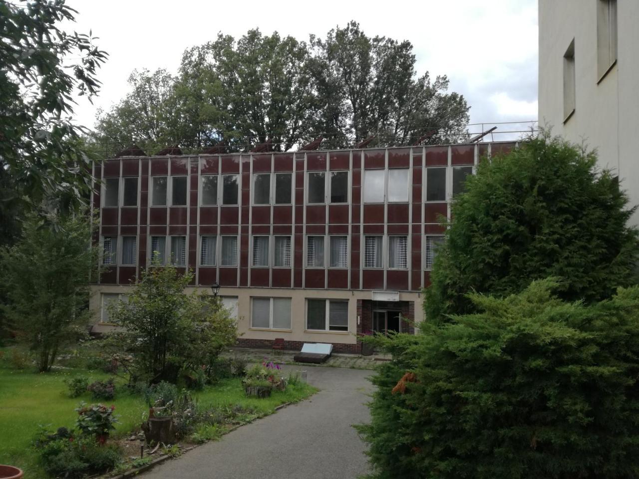 Hotel Hlaska Zlenice Luaran gambar